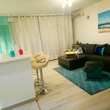 Aquamarine Apartment
